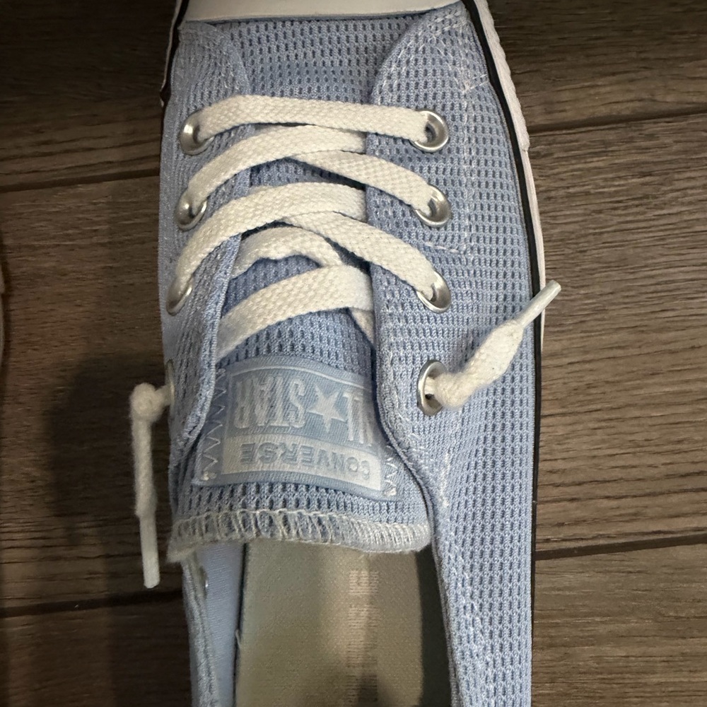 Converse All Stars Women’s Light Blue Low-Top Canvas Sneakers with White Toe 10 - Picture 10 of 10